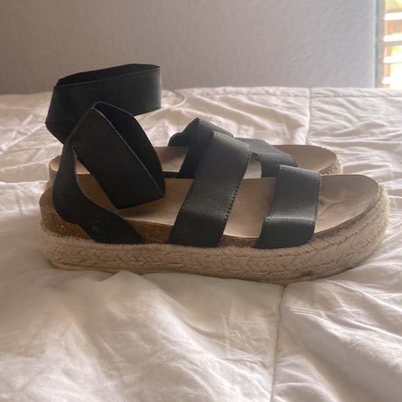 Sandals - Picture 2 of 2